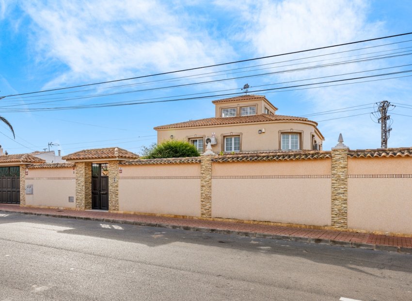 Reventa - Villa - Torrevieia - Torrevieja