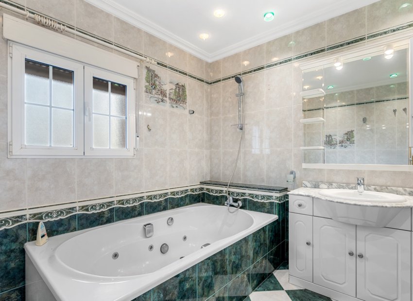 Reventa - Villa - Torrevieia - Torrevieja