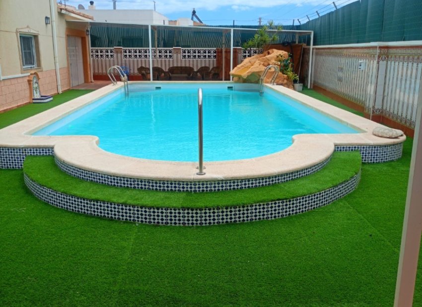 Reventa - Villa - Torrevieia - Torrevieja