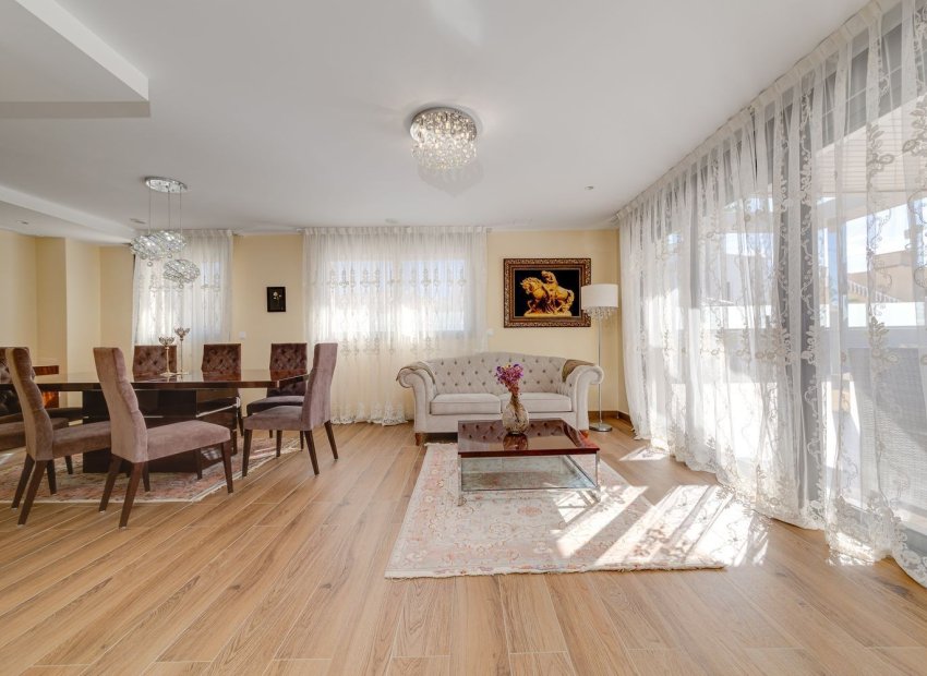 Reventa - Villa - Torrevieia - Torrevieja
