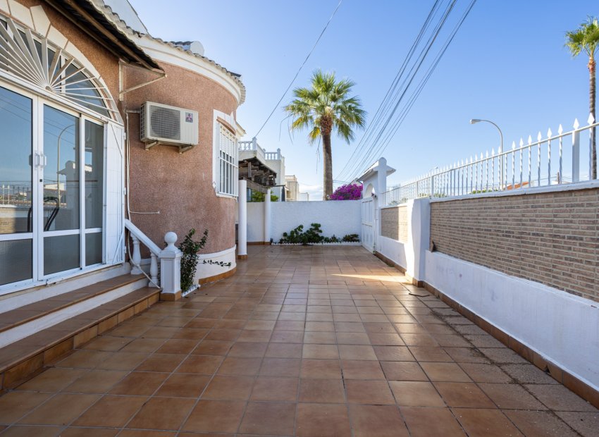 Reventa - Villa - Torrevieia - Urbanización San Luis