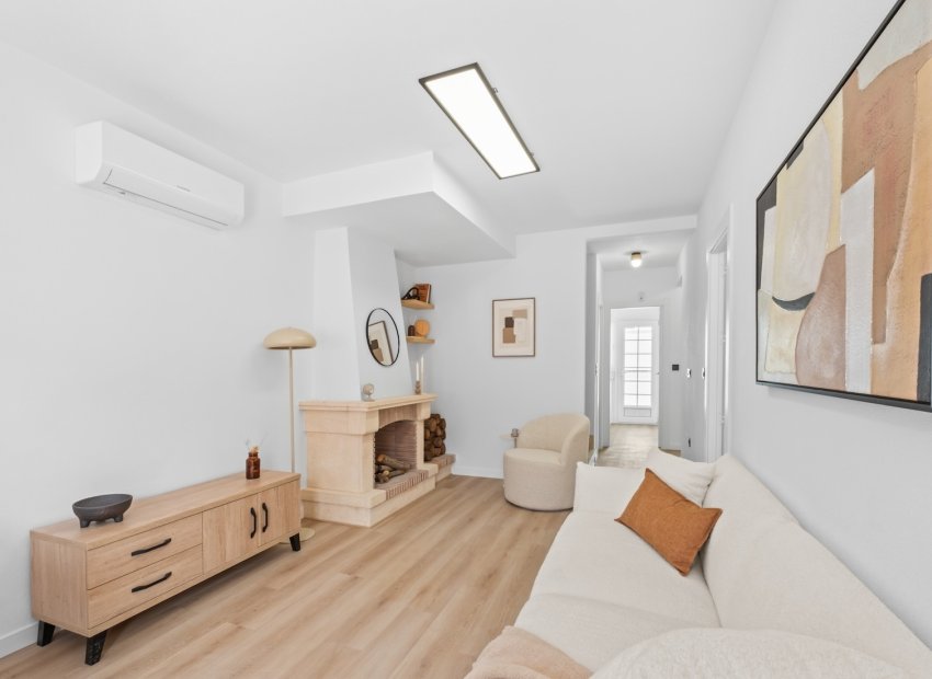 Reventa - Villa - Villamartín - PAU 26