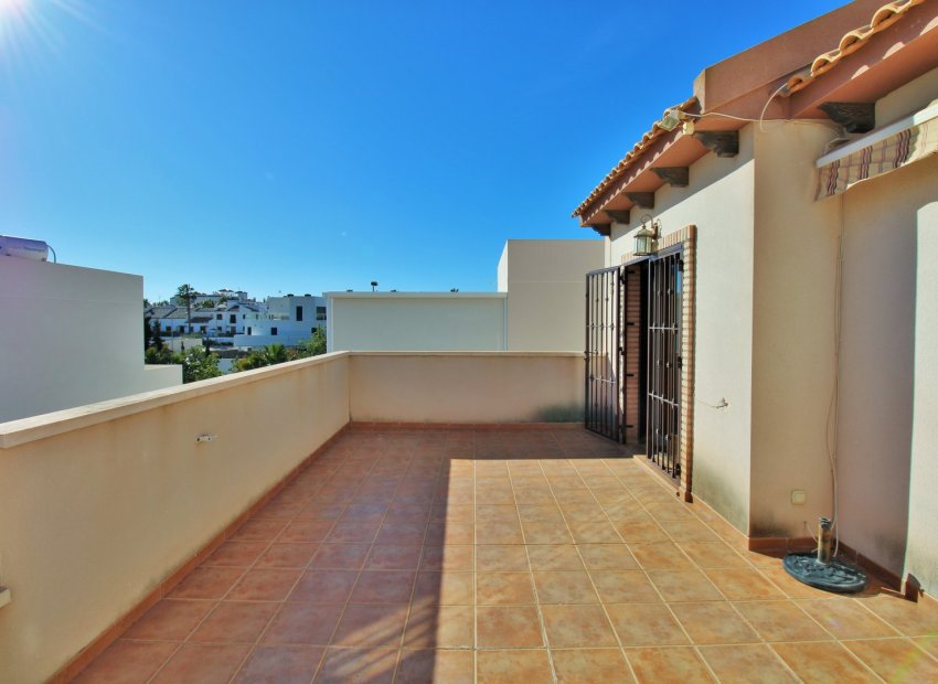 Reventa - Villa - Villamartín - PAU 8