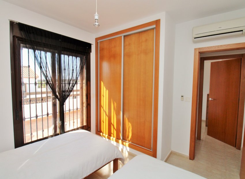 Reventa - Villa - Villamartín - PAU 8