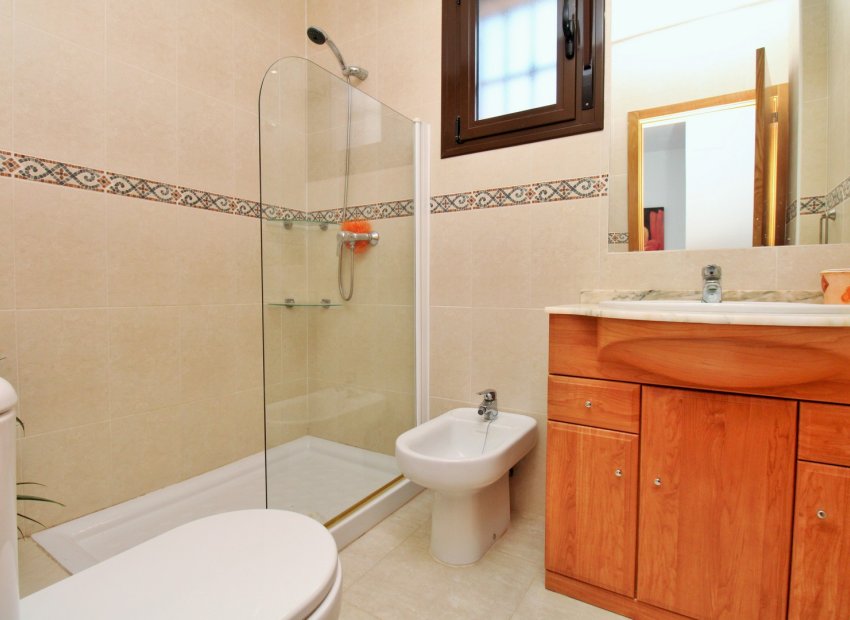 Reventa - Villa - Villamartín - PAU 8