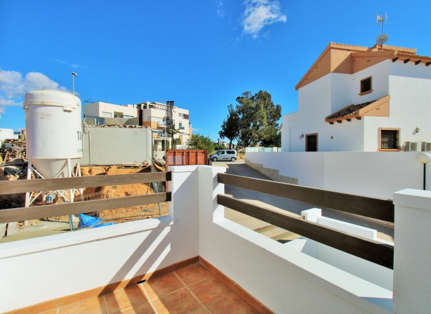 Reventa - Villa - Villamartín - PAU 8