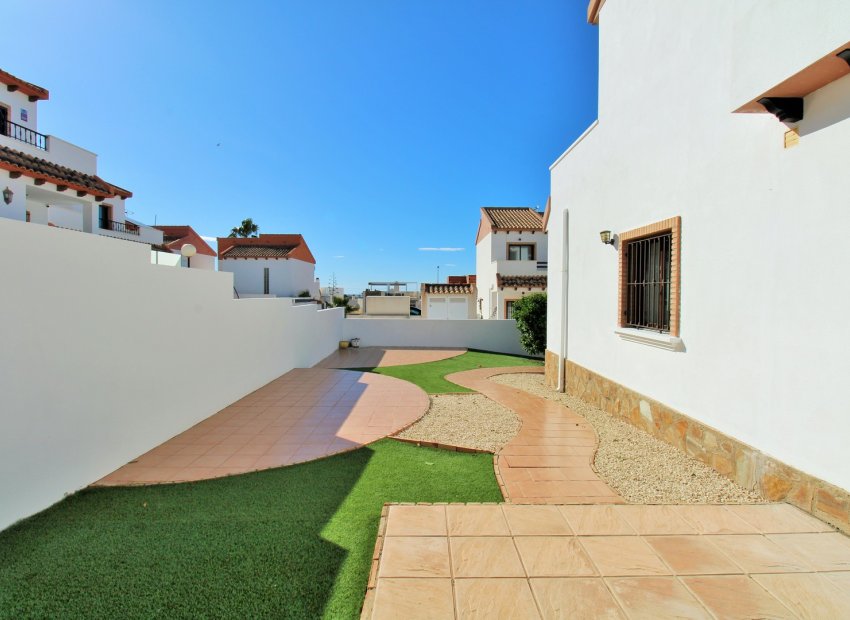Reventa - Villa - Villamartín - PAU 8