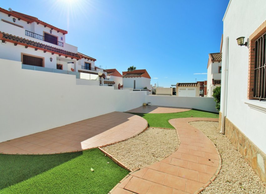 Reventa - Villa - Villamartín - PAU 8