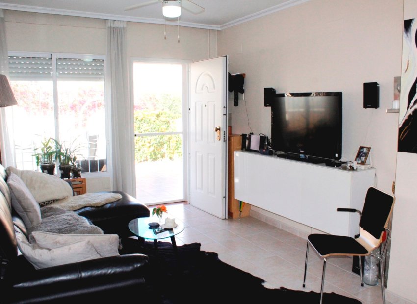 Reventa - Villa - Villamartín - PAU 8