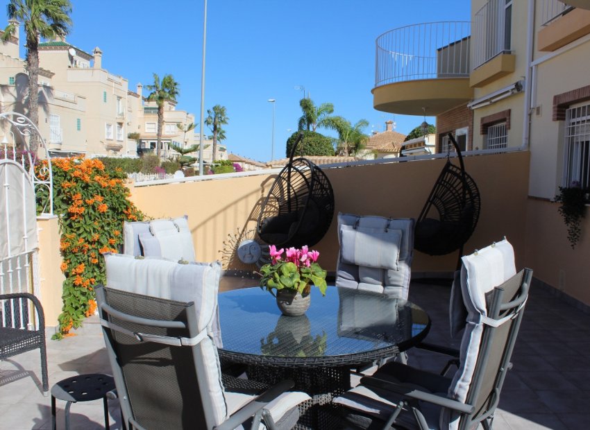 Reventa - Villa - Villamartín - PAU 8