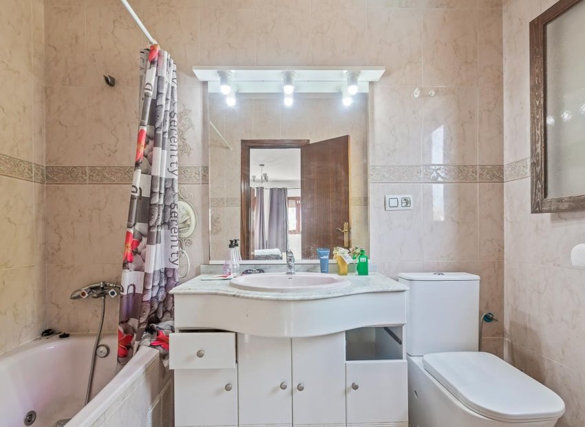 Reventa - Villa - Villamartín - Res. Las Filipinas