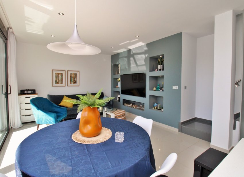 Reventa - Villa - Villamartín