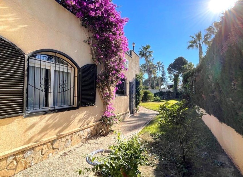 Reventa - Villa - Villamartin