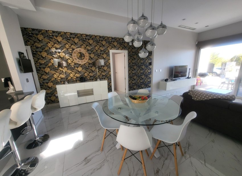 Reventa - Villa - Villamartín