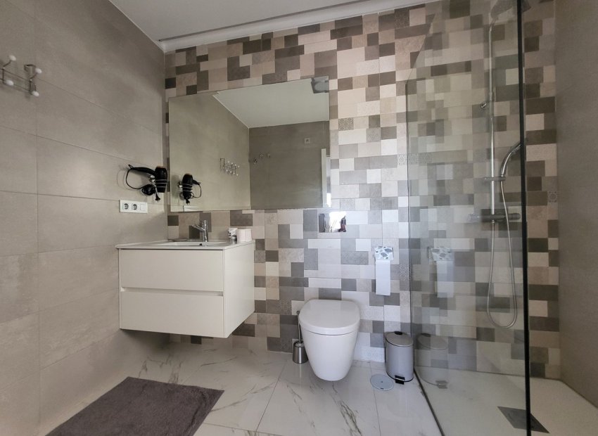 Reventa - Villa - Villamartín