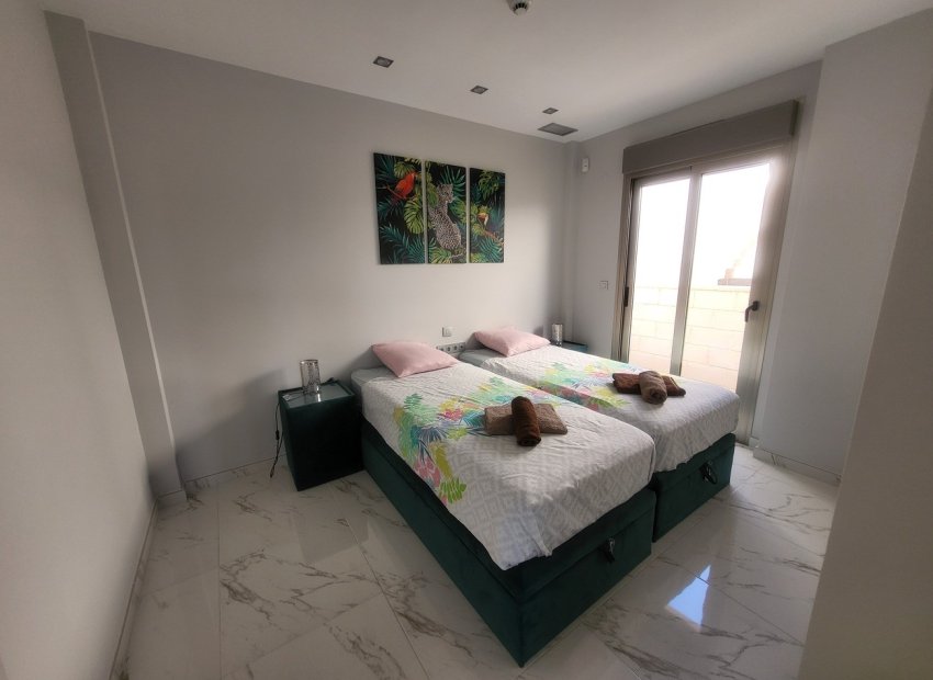 Reventa - Villa - Villamartín