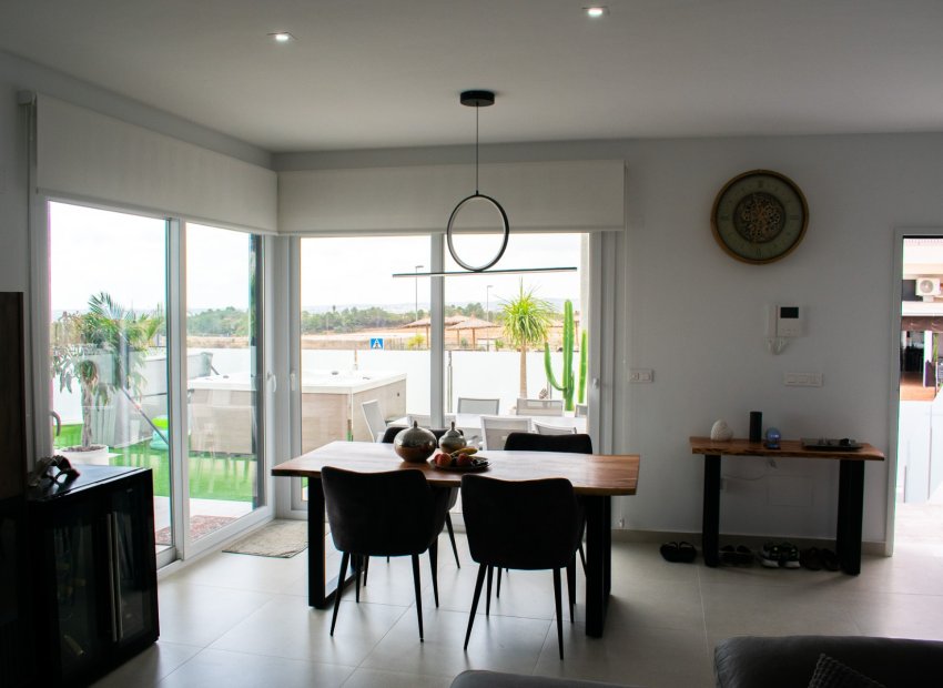 Reventa - Villa - Vistabella