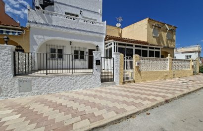 Townhouse / Duplex / Corner - Resale - La Marina - La Marina - Urbanization