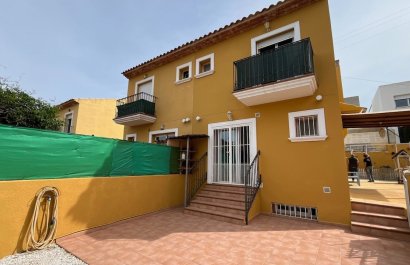 Townhouse / Duplex / Corner - Resale - La Nucía - Monte Bello