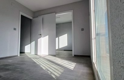 Townhouse / Duplex / Corner - Resale - La Romana - La Romana