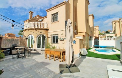Townhouse / Duplex / Corner - Resale - Villamartín - Villamartín