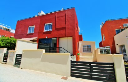 Townhouse / Duplex / Corner - Resale - Villamartín - Villamartín