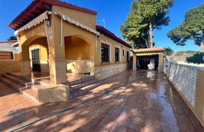 Villa - Herverkoop - Orihuela Costa - Punta Prima