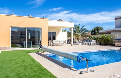 Villa - Reventa - Torrevieia - La Siesta