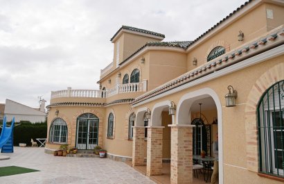 Resale - Villa - Torrevieia - El Chaparral