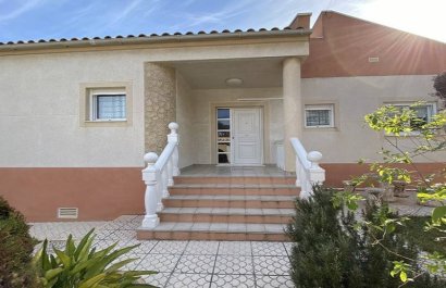 Resale - Villa - Torrevieia - Torrevieja