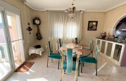 Resale - Villa - Torrevieia - Torrevieja