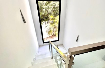 Resale - Villa - Marbella - Nueva Andalucía