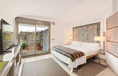 Resale - Commercial - Marbella - Nueva Andalucía