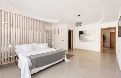 Resale - Commercial - Marbella - Nueva Andalucía