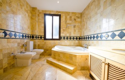 Resale - Apartment / flat - Marbella - La Mairena