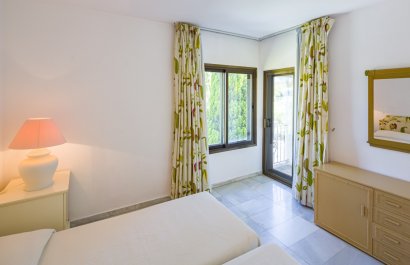 Resale - Apartment / flat - Marbella - Puerto Banús