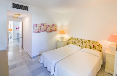 Resale - Apartment / flat - Marbella - Puerto Banús