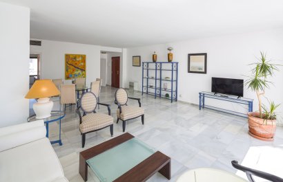 Resale - Apartment / flat - Marbella - Puerto Banús