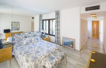 Resale - Apartment / flat - Marbella - Puerto Banús