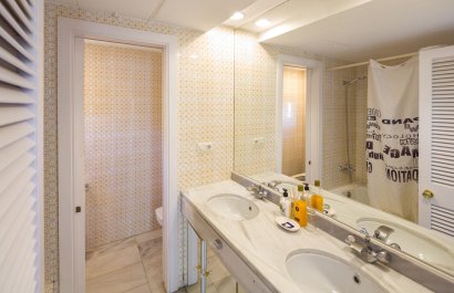 Resale - Apartment / flat - Marbella - Puerto Banús