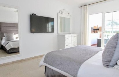 Resale - Villa - Marbella - Nueva Andalucía