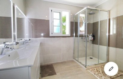 Resale - Villa - Marbella - Nueva Andalucía