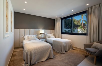 Resale - Villa - Marbella - Nueva Andalucía
