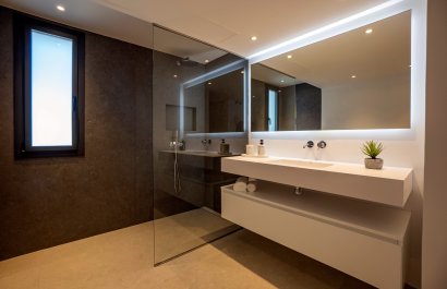 Resale - Villa - Marbella - Nueva Andalucía
