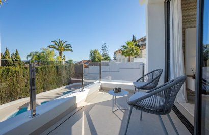 Resale - Villa - Marbella - Nueva Andalucía