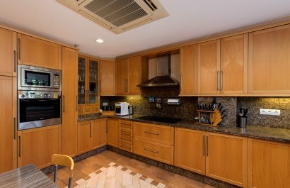 Resale - Apartment / flat - Marbella - Nueva Andalucía