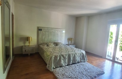 Resale - Apartment / flat - Marbella - Puerto Banús
