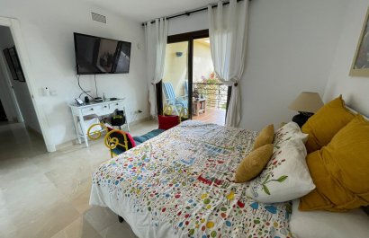 Resale - Apartment / flat - Benahavís - Los Arqueros