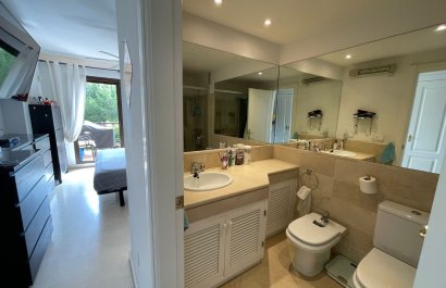 Resale - Apartment / flat - Benahavís - Los Arqueros