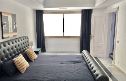 Resale - Apartment / flat - Marbella - Puerto Banús